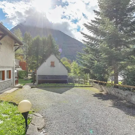 Cocon Pour 4 Avec Cheminee, Jardin Et Proche Telepherique, Centre Et Commerces A Cauterets. - Fr-1-401-168 *